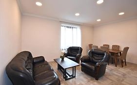 2 Bedroom Apartment, Quiet And Spacious