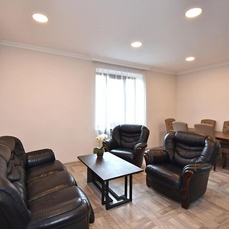 2 Bedroom Apartment, Quiet And Spacious Ереван Экстерьер фото